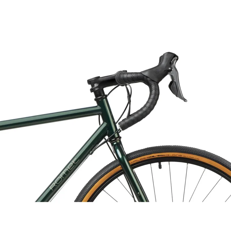 Erleben Sie die Freiheit des Offroad-Fahrens mit unserem hochwertigen Gravel Bike! Unser Gravel Bike wurde entwickelt, um Ihre Abenteuerlust zu stillen und gleichzeitig erstklassige Leistung und Vielseitigkeit zu bieten.