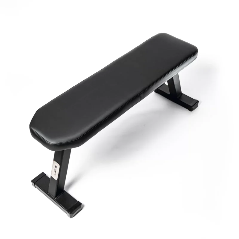 Fitness-Trainingsbank: Dies ist wahrscheinlich die gebräuchlichste Bedeutung des Begriffs. Eine Fitness-Trainingsbank ist ein spezielles Fitnessgerät, auf dem Menschen verschiedene Übungen ausführen können, um ihre Muskeln zu stärken und ihren Körper zu trainieren. Diese Bänke sind normalerweise verstellbar, um verschiedene Neigungsgrade für Übungen wie Bankdrücken, Sit-ups und Beinheben zu ermöglichen.