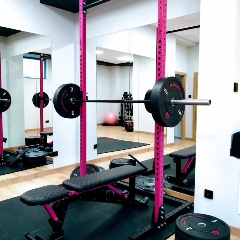 Egal, ob Sie Anfänger oder erfahrener Athlet sind, das Power Rack Fitness Station ist der Schlüssel zu einer effektiven und sicheren Trainingserfahrung. Verabschieden Sie sich von den Einschränkungen des Fitnessstudios und entdecken Sie die Freiheit des Trainings in Ihren eigenen vier Wänden mit diesem bemerkenswerten Fitnessgerät. Es ist Zeit, Ihre Fitnessziele auf das nächste Level zu heben und Ihre einzigartige Stärke zu entfesseln - mit dem Power Rack Fitness Station.