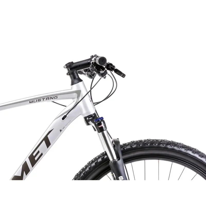 Das Mustang M3 ist ein hervorragendes Aluminium-Mountainbike für alle, die ihr Abenteuer mit der ersten Teilnahme an XC-Wettbewerben und Marathons beginnen möchten.