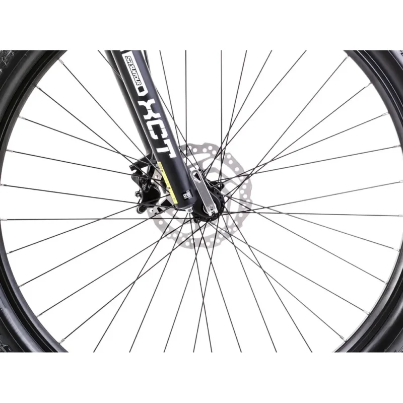 Das Mustang M3 ist ein hervorragendes Aluminium-Mountainbike für alle, die ihr Abenteuer mit der ersten Teilnahme an XC-Wettbewerben und Marathons beginnen möchten.